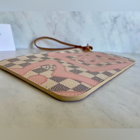 ❗️SOLD❗️Tahitian Neverfull Pouch - Picture 5 of 9
